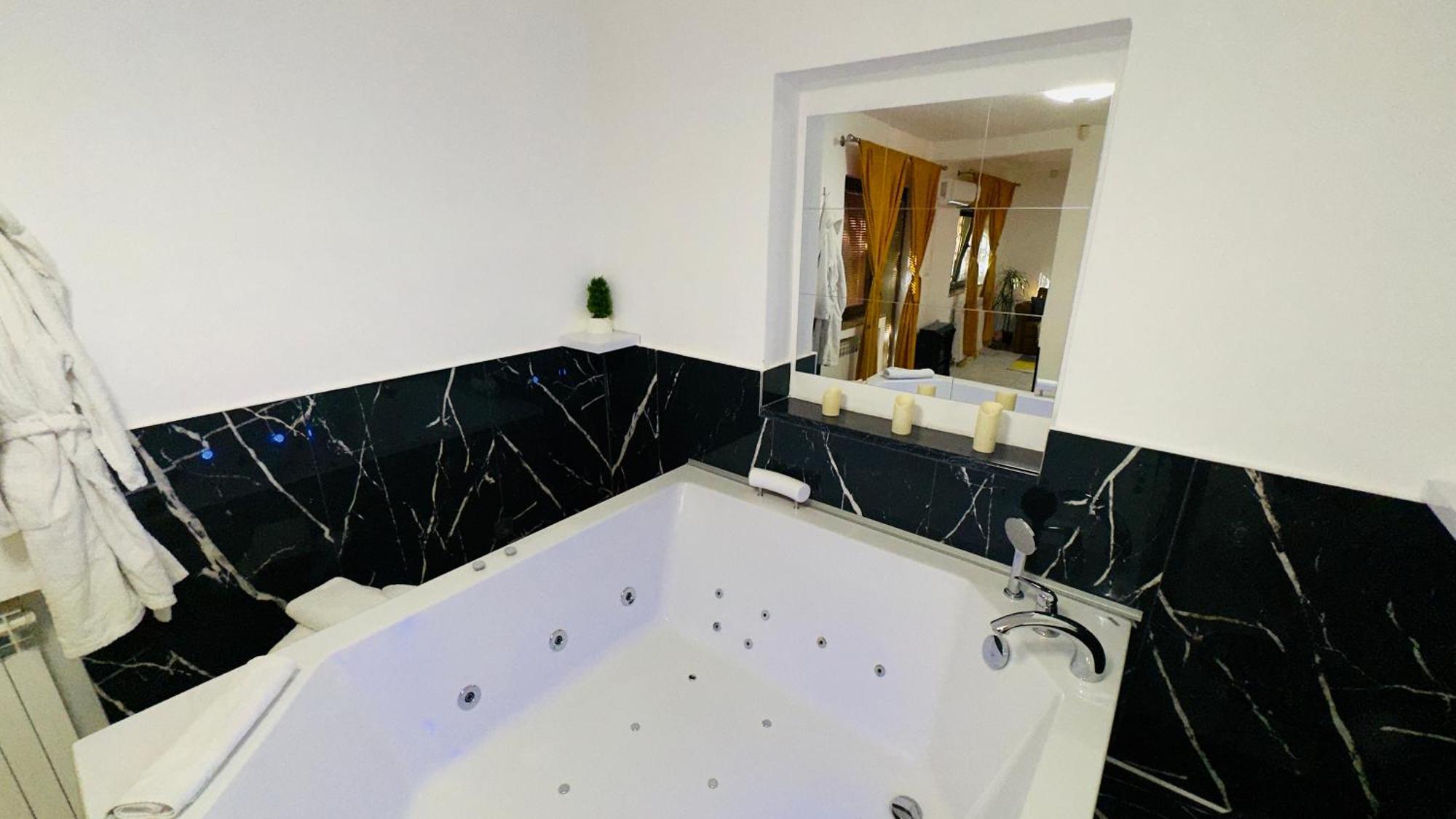 Apartman Hedonist Jacuzzi *