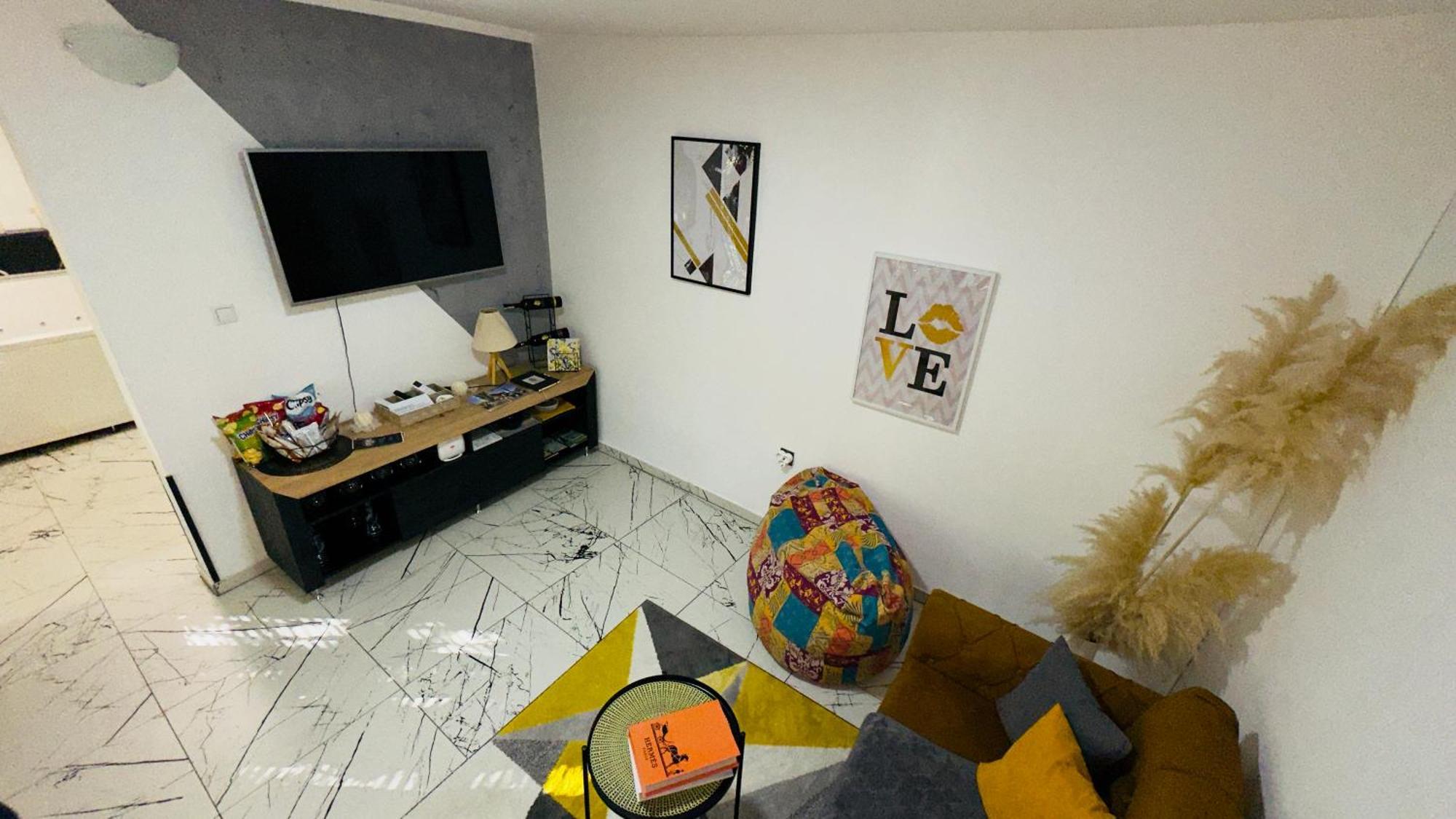 Hedonist Jacuzzi Apartman *